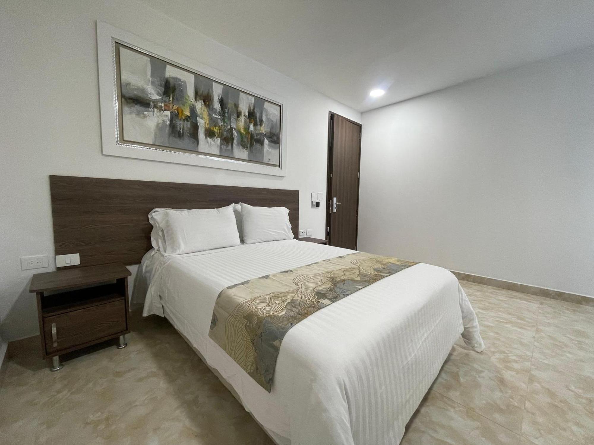 Hotel Royal Elim International San Antonio  Exterior foto A bedroom in a hotel